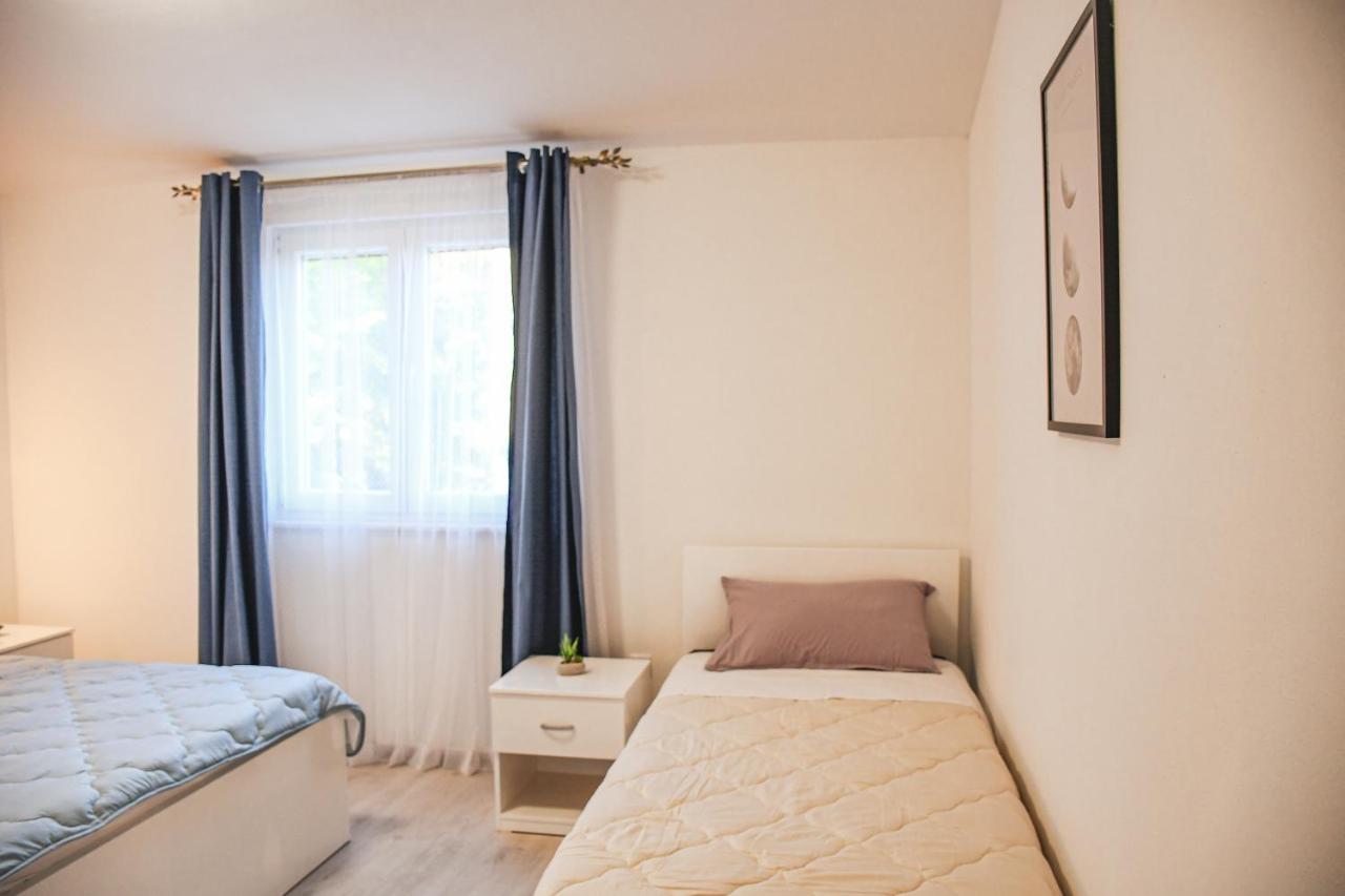 Apartments Olea Биоград на Мору Екстериор снимка